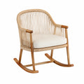 Sedia a dondolo in rattan e legno di teak con cuscino crema
