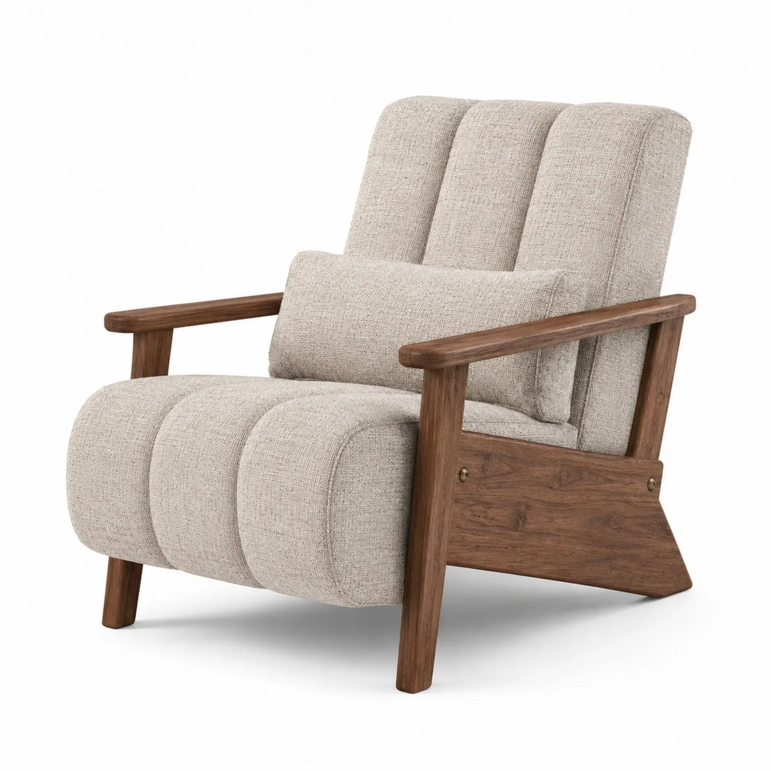 Poltrona in tessuto beige con struttura in legno massello